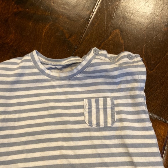 Baby Gap outfit - Picture 2 of 3